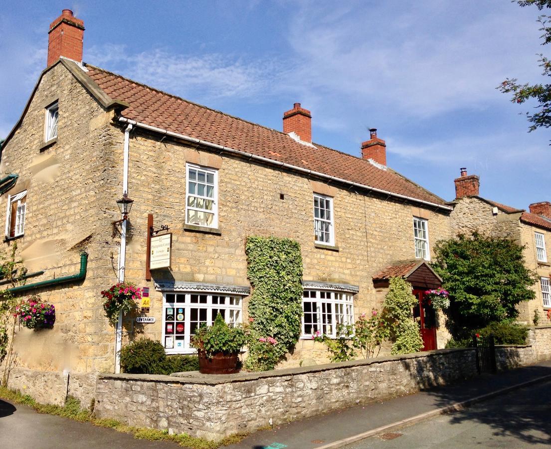 Hotel Plumpton Court à Nawton Extérieur photo